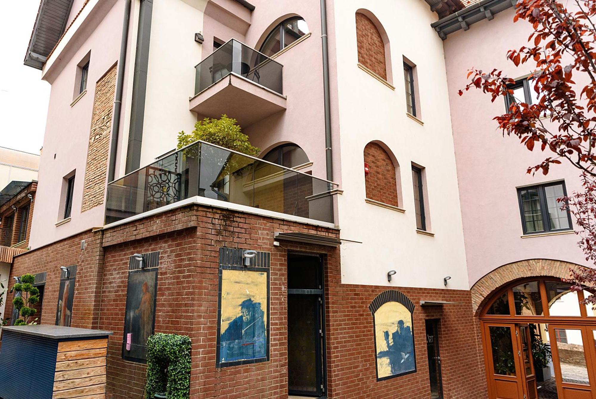 Art Hotel 锡比乌 外观 照片