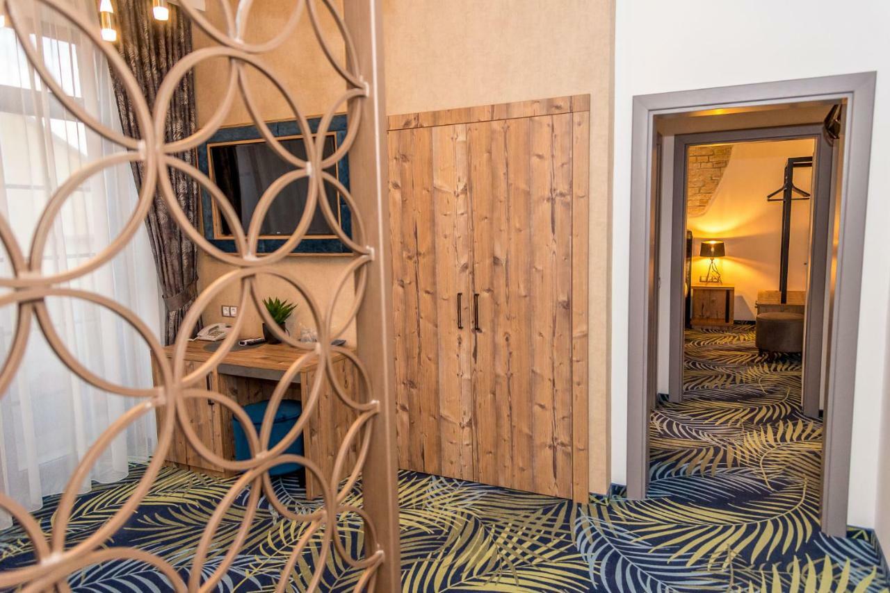 Art Hotel 锡比乌 外观 照片